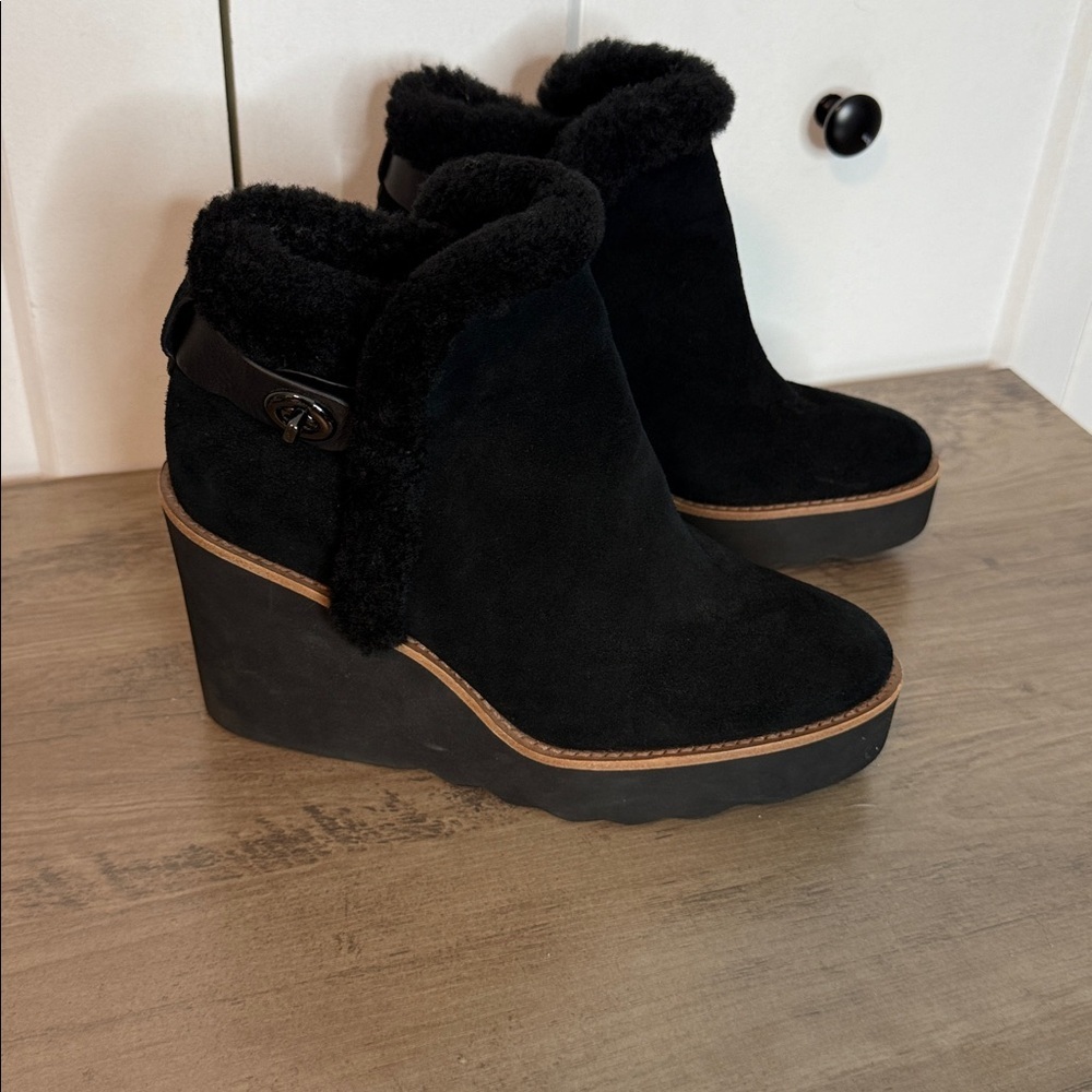 Coach | Kingston Black Shearling Leather Wedge Ankle Boots - 7.5 like new